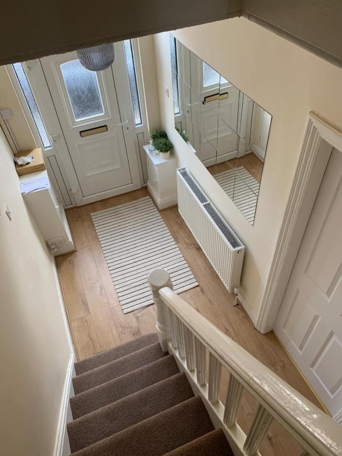Large House Near Anfield & Liverpool Town Bagian luar foto
