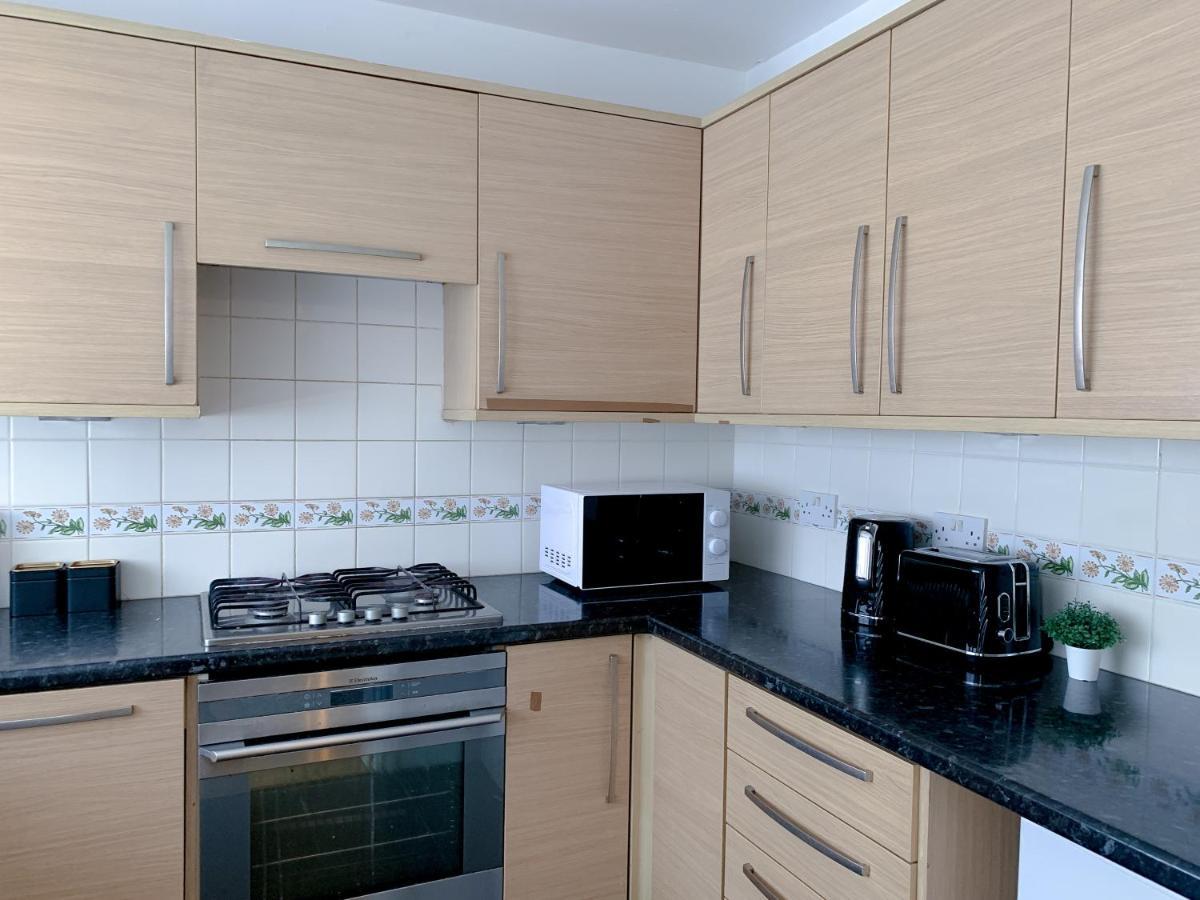 Large House Near Anfield & Liverpool Town Bagian luar foto
